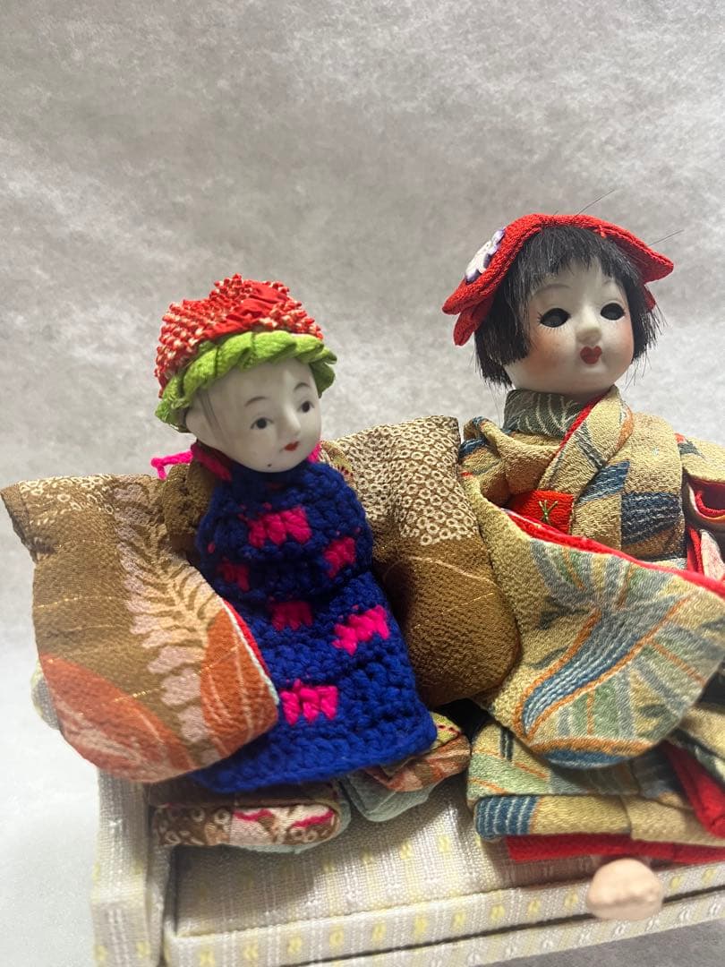 日本人形 2体 ソファ付き