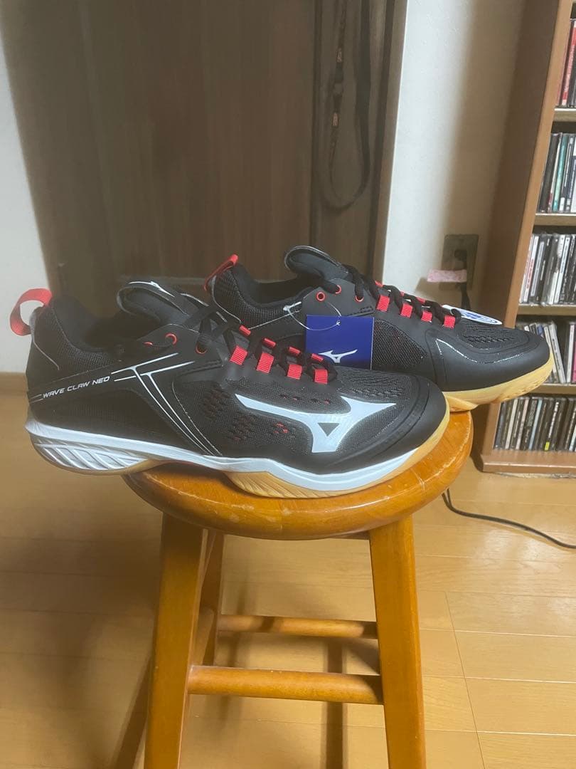 ミズノ　waveclaw neo 新品　27.5cm