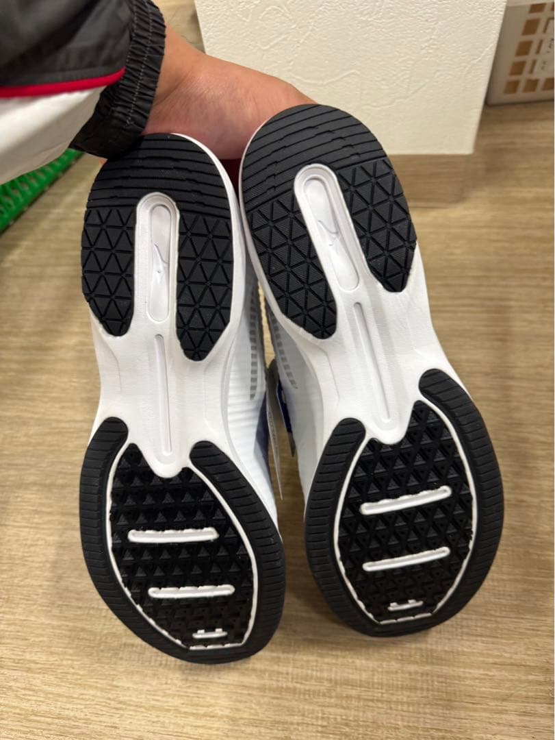 ランニングシューズ MIZUNO ミズノ 品番　11GT221001 28.5