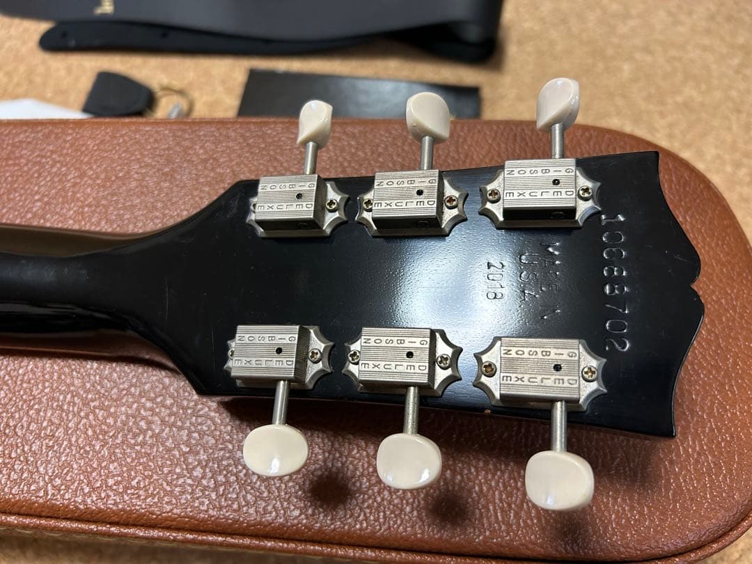 ギター ES-330 Dot VOS Ebony w/Bigsby GIBSON