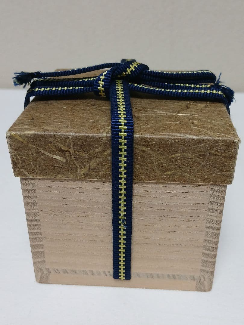 人間国宝　加藤卓男作「ラスター彩胡姫文香合」