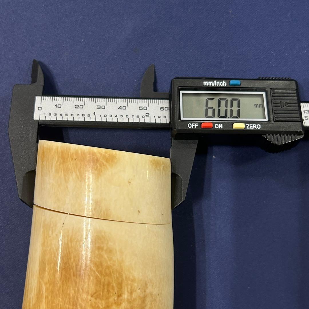 象牙風 ハンコ置き 印鑑置 総重量331.2g 縦約82.4㎜ 横約60-66㎜