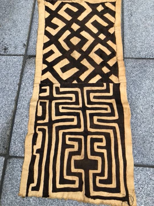 アフリカ  クバ族ラフィア布値引きです