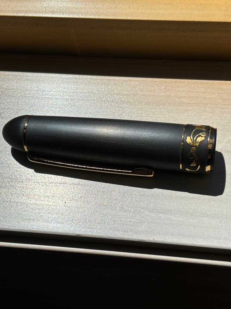 プラチナ萬年筆＃３７７６ 純金「肥後象嵌」絵柄（イチョウ）ペン先：中字受注生産