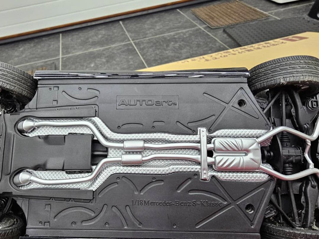 W221 S63AMGミニカー