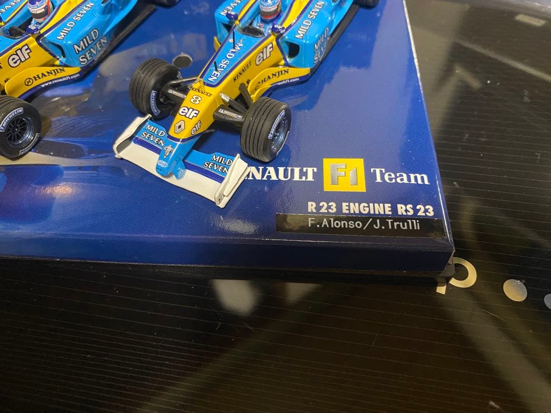 マイルドセブン ルノーRS23 #7 トゥルーリ #8 アロンソ2003