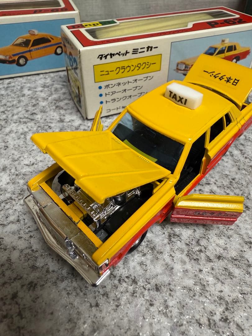 ダイヤペット　タクシー四種　日産セドリック　ニュークラウン