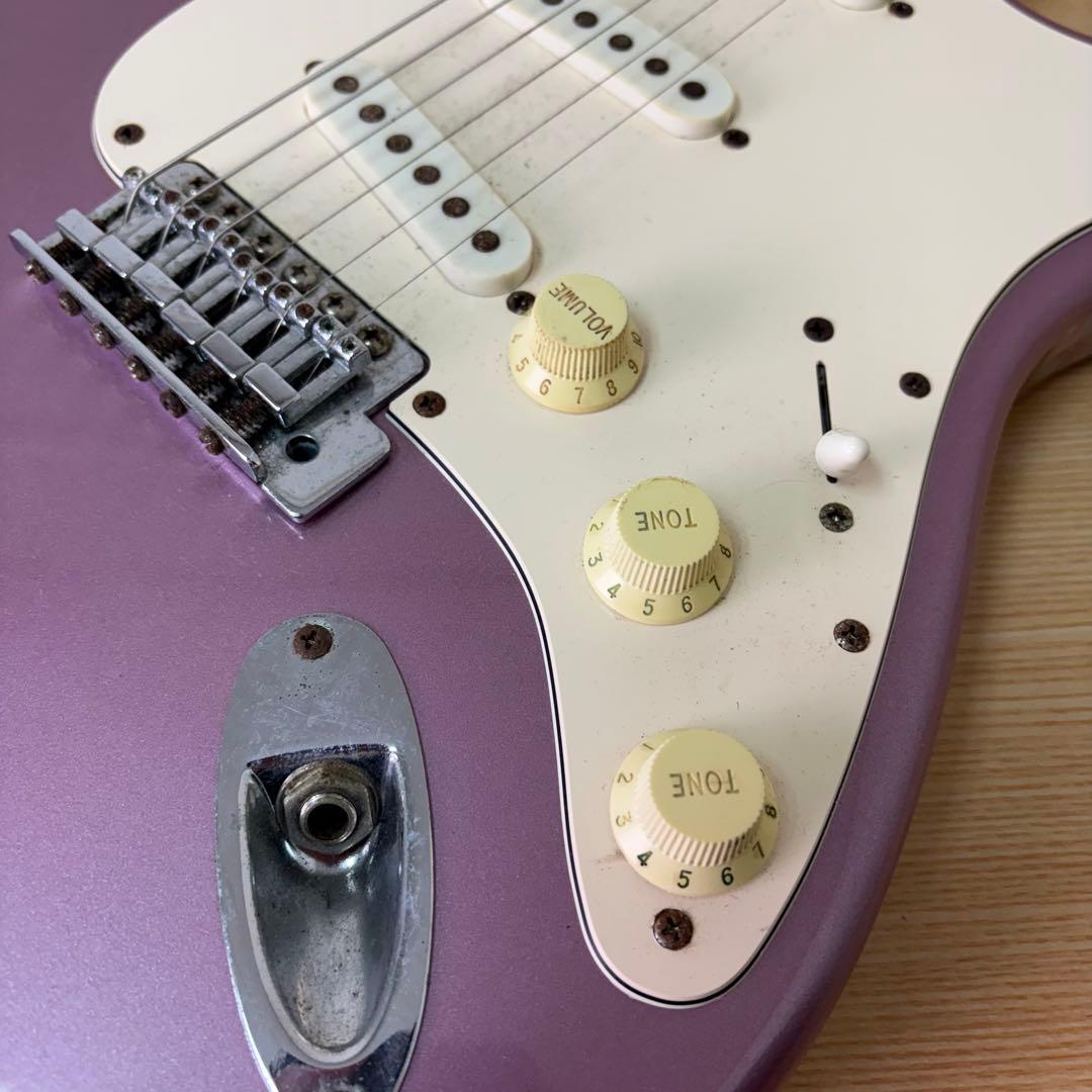 Squier Affinity Stratocaster バーガンディミスト