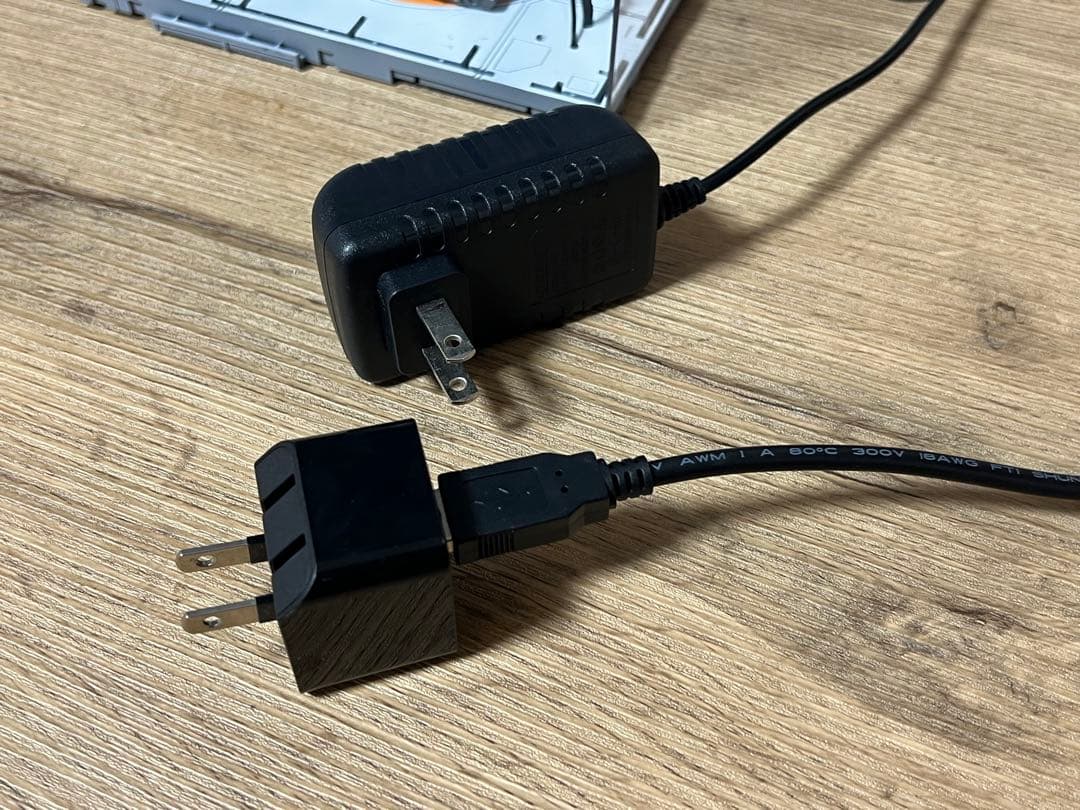 ジオラマ作品 ガンダム システムベース 格納庫 基地　ホワイト　リモコン付き