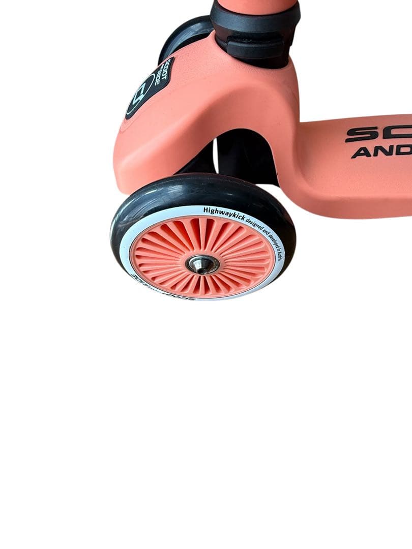 SCOOT AND RIDE ピーチ 三輪車 ヘルメット付　極美品