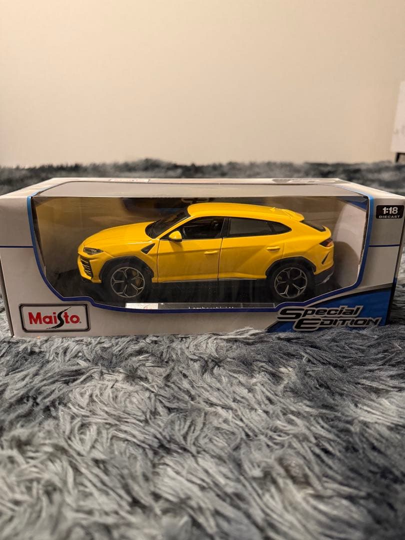 最終値下げですLamborghini Urus 1/18
