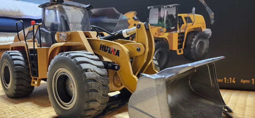 ラジコン！1/14 ホイールローダー