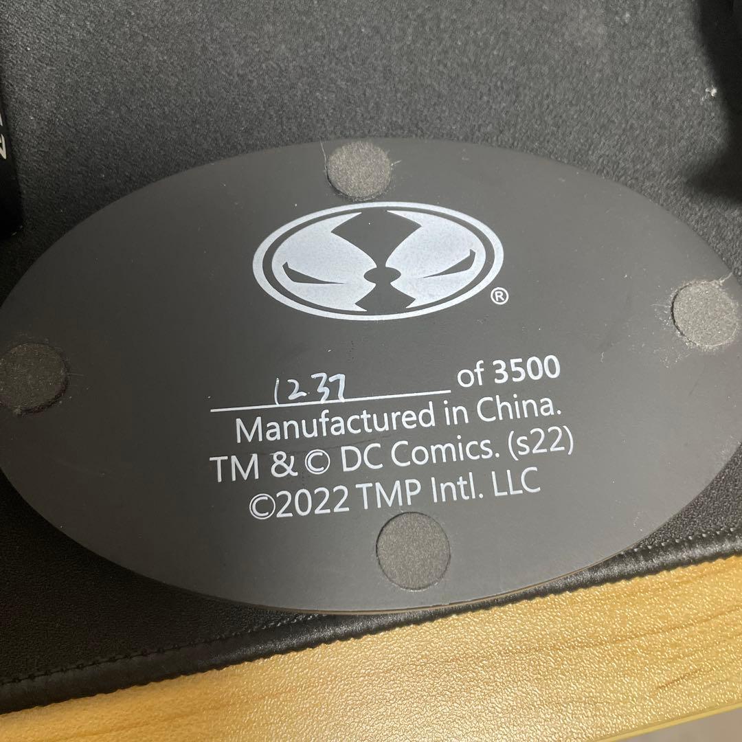 dcコレクティブルズ バットマン ブラック&ホワイト ガスライト スタチュー