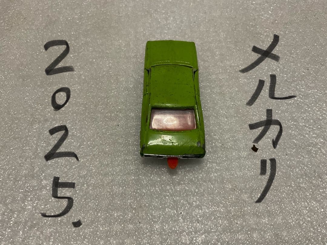 ミニカー3台。昭和時代。【シボレー、ダルマセリカ、ブタケツローレル　キズあり】。