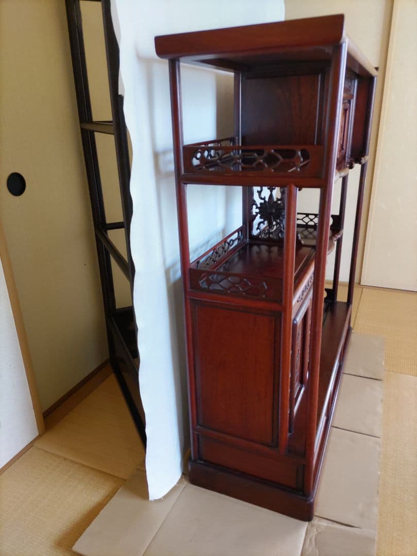 【最終値下げ】紫檀　彫刻装飾付き棚
