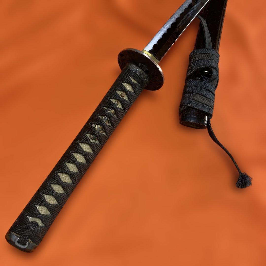 上級模造刀 黒柄 獅子彫丸鍔 濃赤茶呂鞘