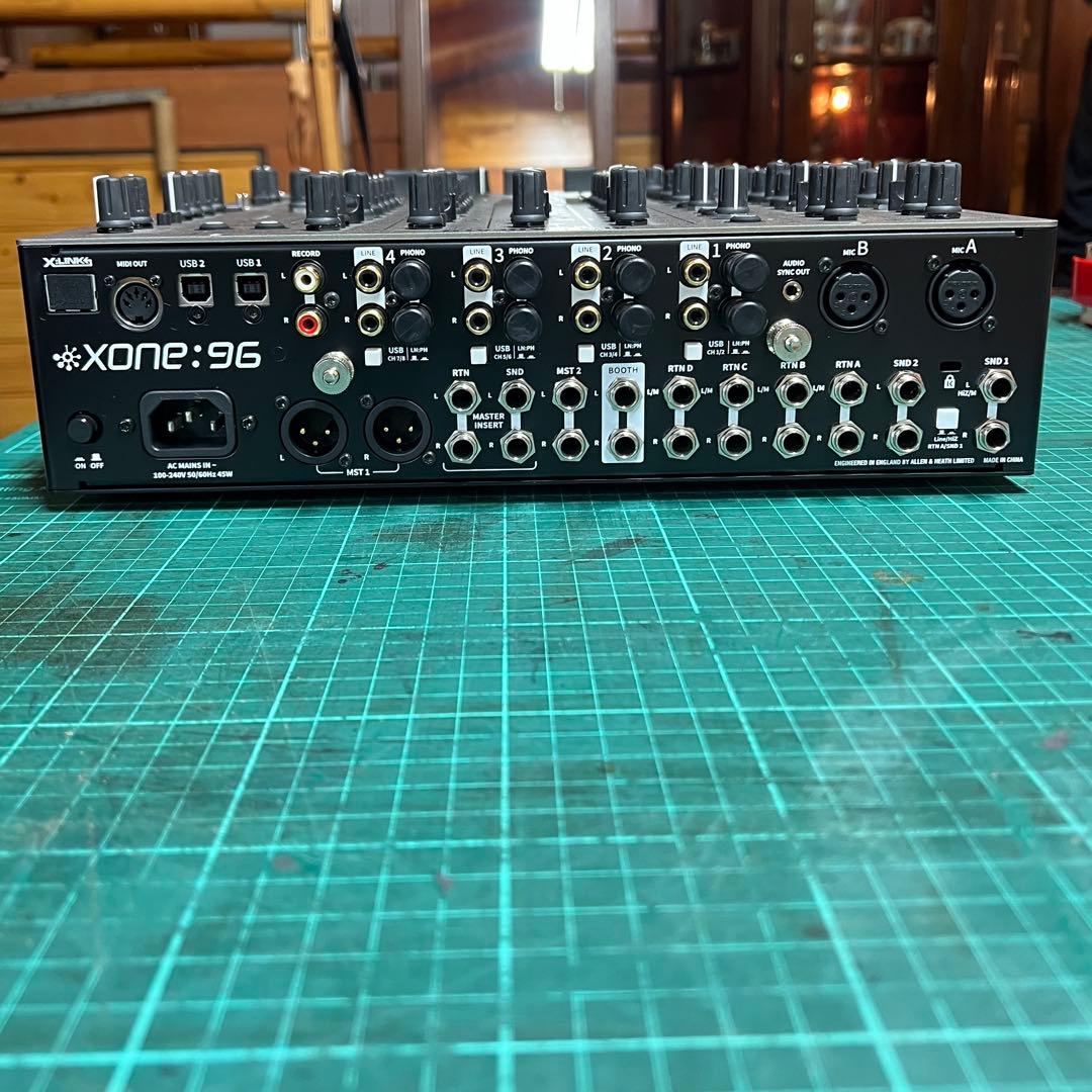 ＼ステイブル／【超美品】Allen&Heath Xone:96