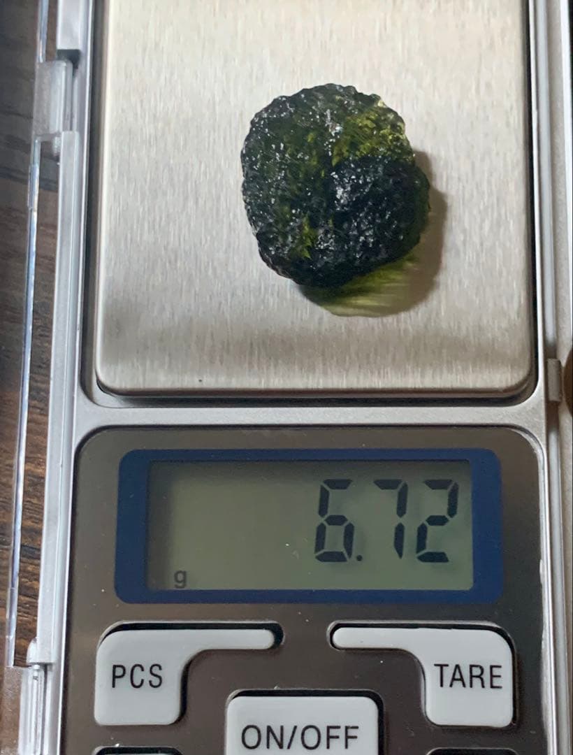 最強パワーストーンモルダバイト　テクタイト　隕石　ヒーリング鉱物標本　リビアン