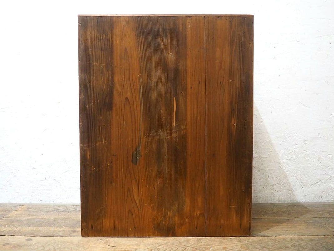 1304 　観音扉の飾り棚　収納棚　キャビネット　ケース　レトロ　ビンテージ