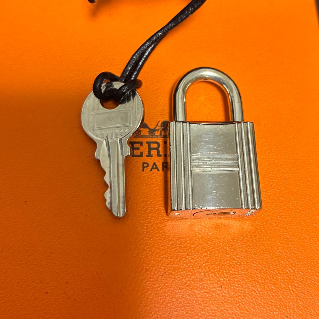 エルメス シルバー　カデナ　南京錠　パドロック　鍵　キー　NO107
