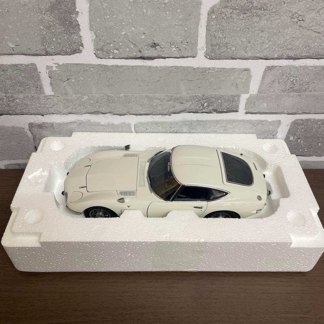 AUTOart トヨタ2000 GT クーペ 1/18 ホワイト