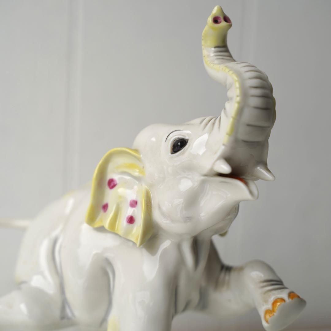 ドイツ | Nymphenburg製 | 「太鼓の上の象」磁器