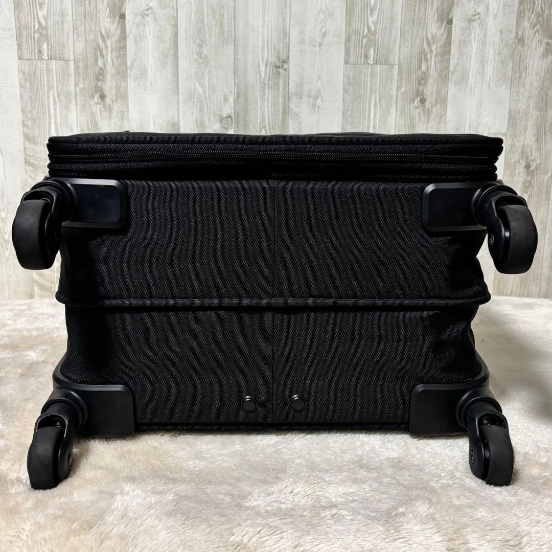 【廃盤・美品】無印良品 半分の厚みで収納できるソフトキャリーケース (S)