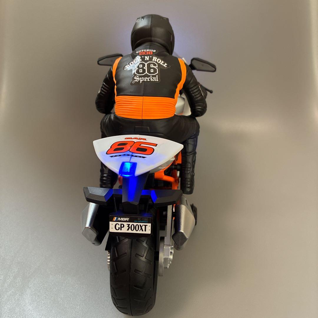 R1 1/6スケール リモコン　オートバイ スタントカー　ワイヤレス　ラジコン