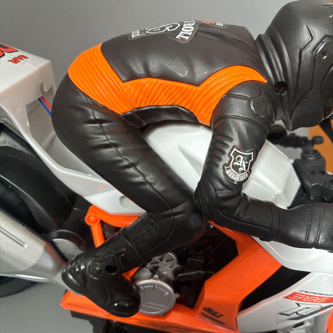 R1 1/6スケール リモコン　オートバイ スタントカー　ワイヤレス　ラジコン