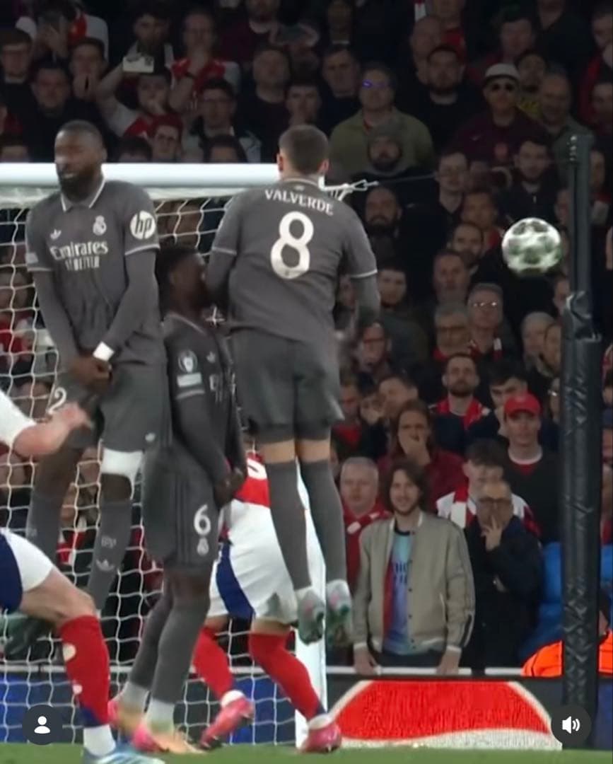 UEFAチャンピオンズリーグ　フィナーレ　ミュンヘンプロ24-25新品未使用箱付