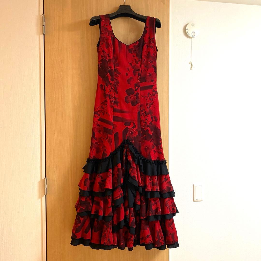 フラメンコ ドレス 赤と黒 花柄