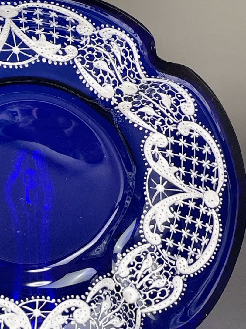 【希少】ホワイトレース ハンドル付き 盛り上げ グラス カップ ソーサー