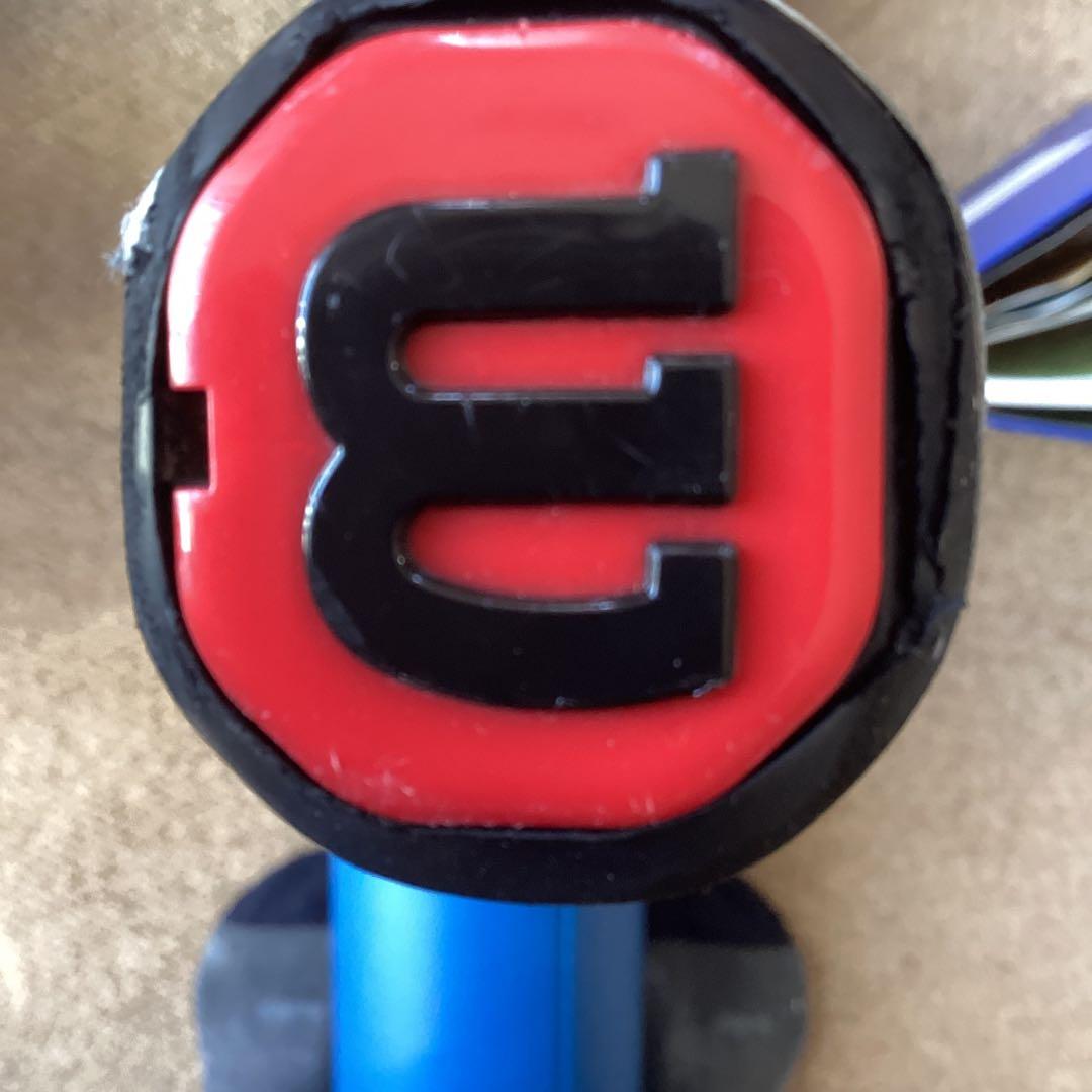 ウィルソンテニスラケット　BLADE V8