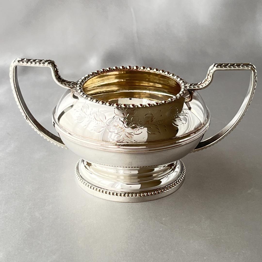 【英国】 パールとエングレイブのティーセット 3点 ティーポット