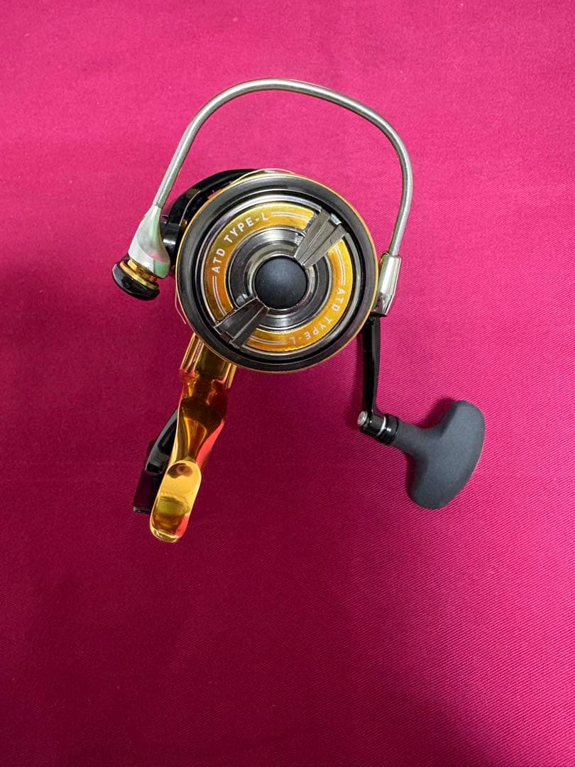 ダイワ トーナメント ISO 2500XH-LBD レバーブレーキ