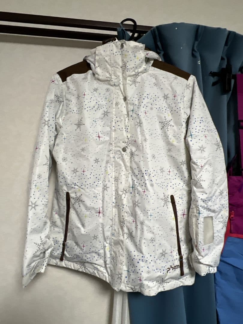 フェニックスの子供用スキーウェア上下セット