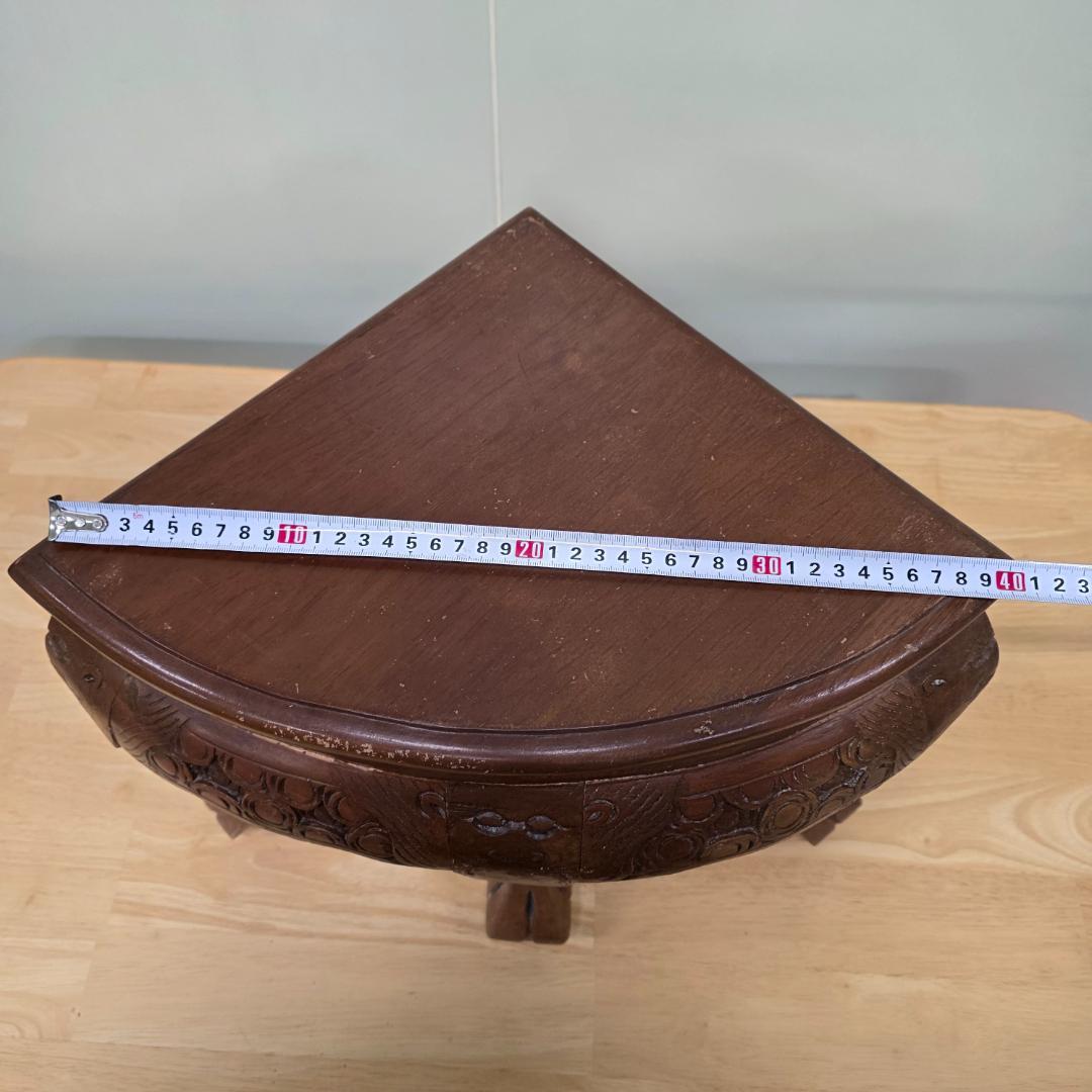 木製彫刻三角形座卓 コーナーテーブル サイドテーブル イス4脚