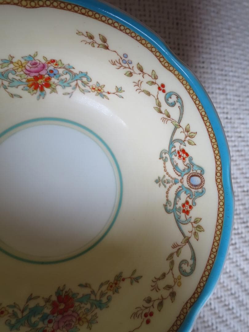 英国ロイヤルドルトン　ティーカップ・ソーサーセット　手描き1930年代