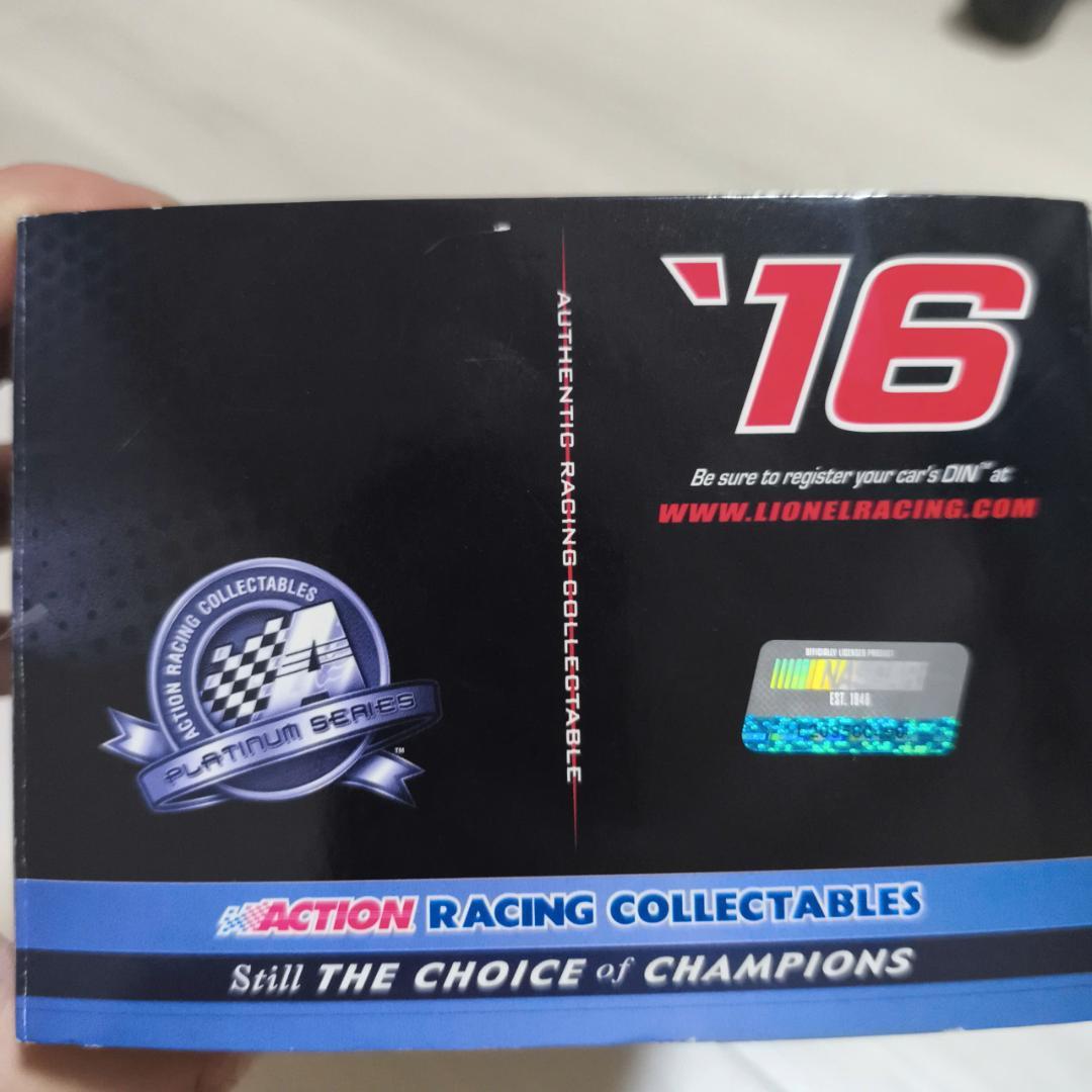 未使用　Kevin Harvick ダイキャストカー 1:24