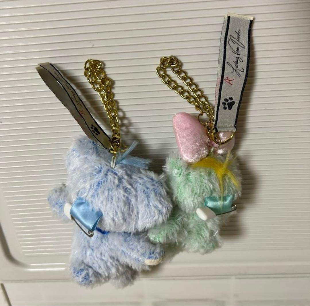 ユニベアシティのぬいぐるみ、ぬいぐるみバッチのセット（ブルー、パイ、バニラ）