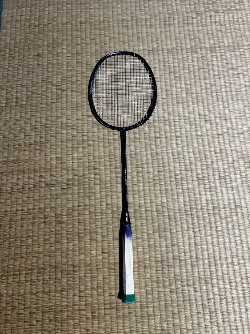 YONEX デュオラ8xp 3UG5 ラケット　※ヒビ有り