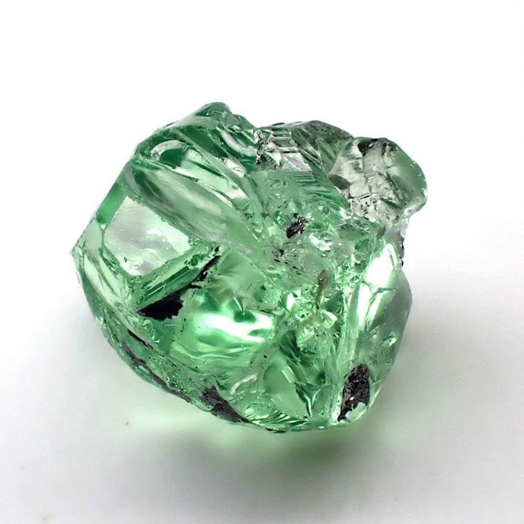 【タンザニア/メレラニ産】ツァボライト(グリーングロッシュラーガーネット)