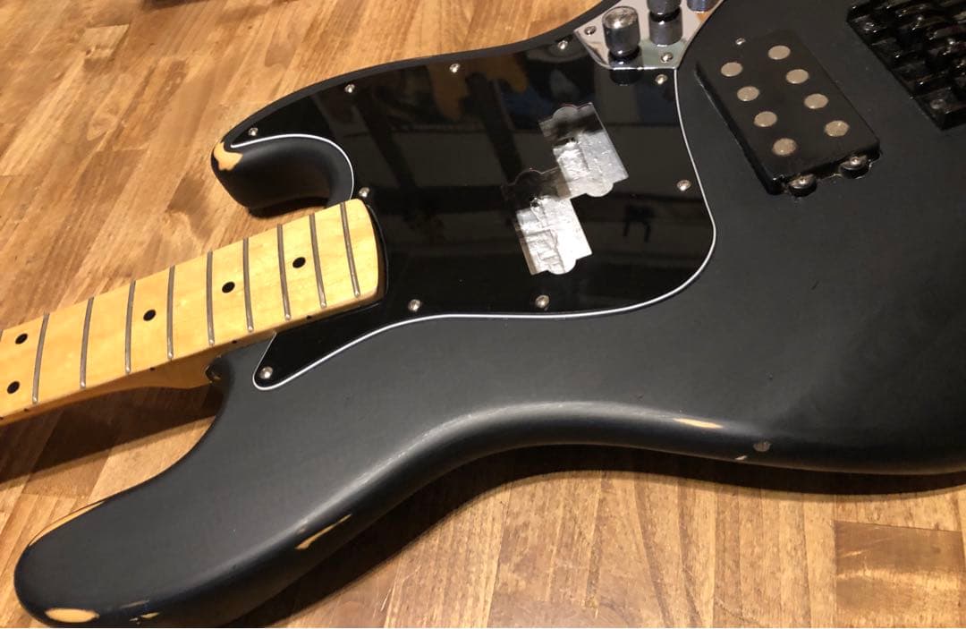 マットブラックのベース