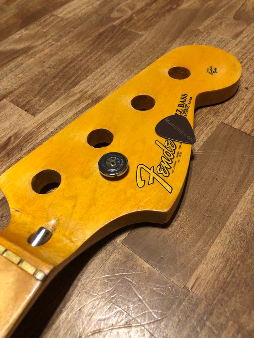 マットブラックのベース