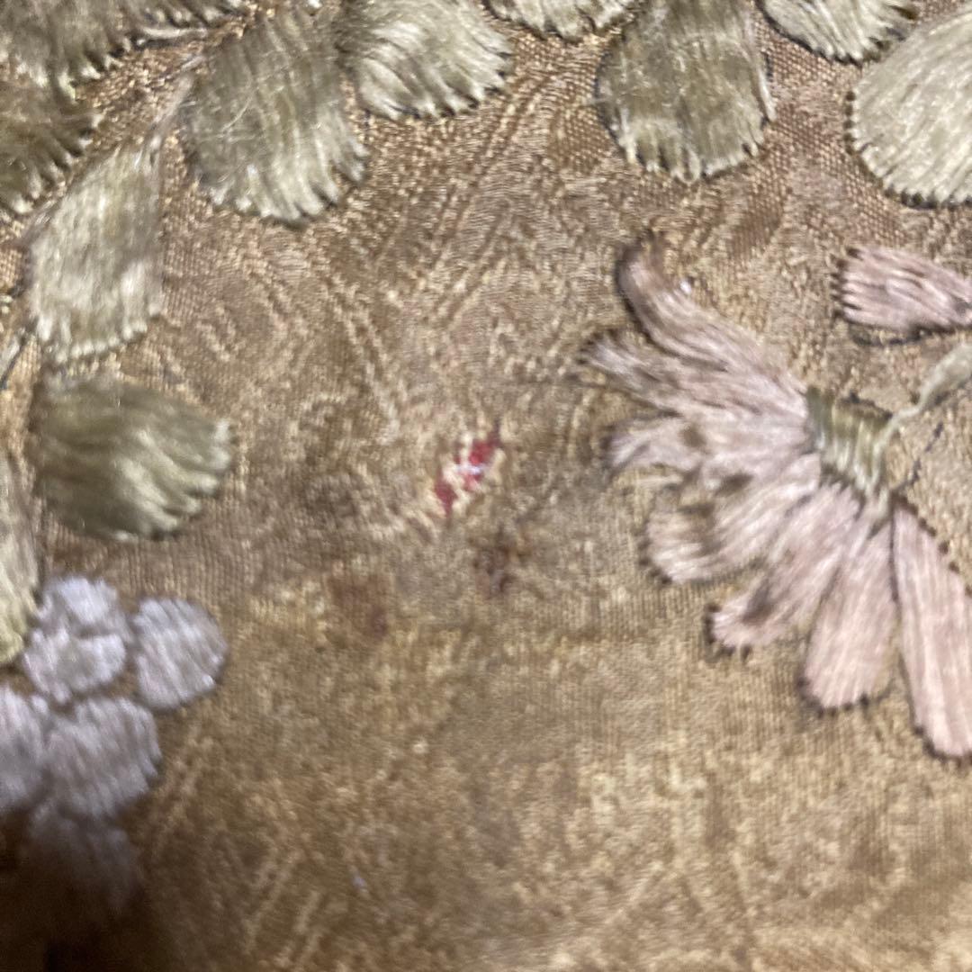 安土桃山時代　古絹布　実寸35.5×35.5cm額縁26×32枠内15×21cm