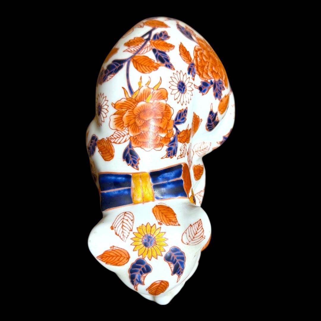 《希少》伊万里焼 陶器製 染錦花紋色絵牡丹装飾 眠り猫