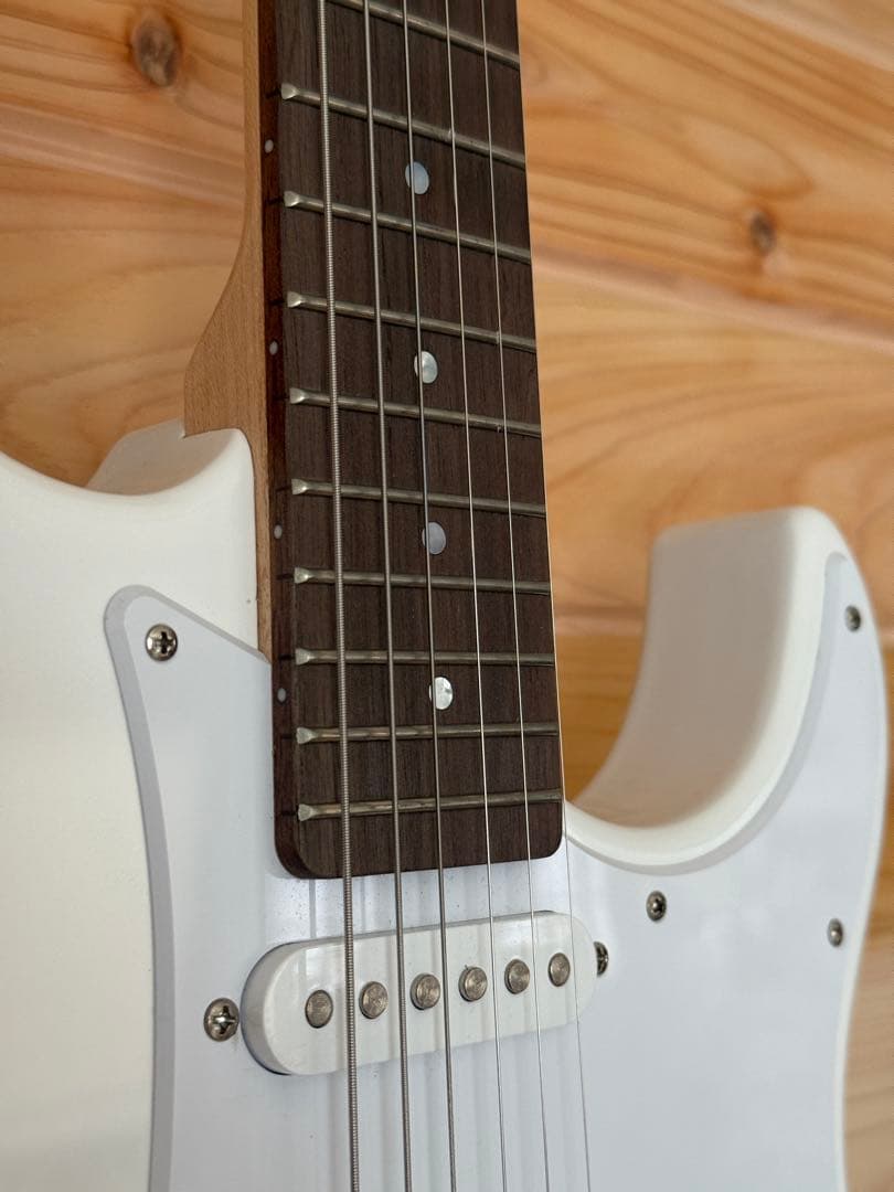 2025年　ヤマハ　パシフィカ　エレキギター PAC012 ホワイト