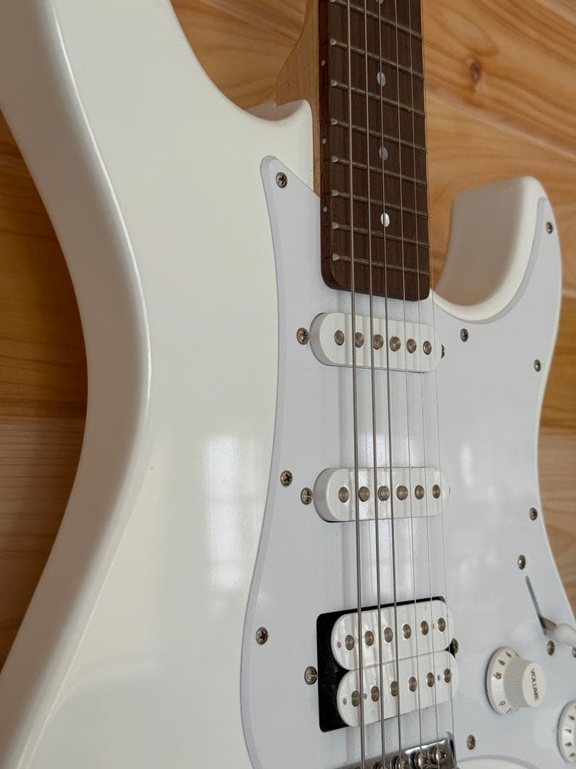 2025年　ヤマハ　パシフィカ　エレキギター PAC012 ホワイト