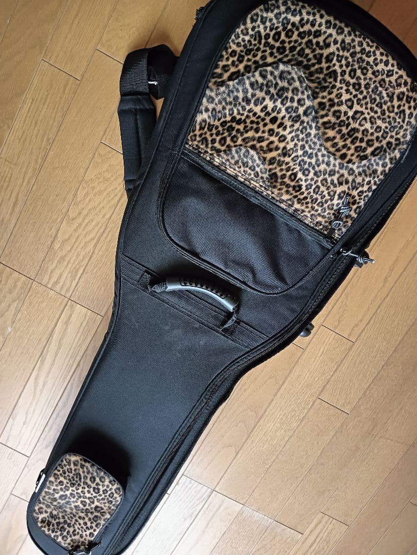 メイビスMavisエレキギター　イシバシ楽器　高級ギグバッグ付　未使用に近い美品