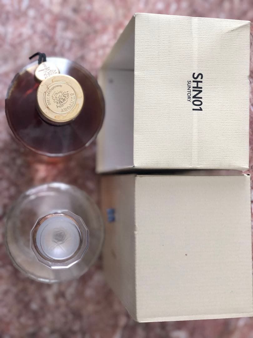 サントリーウイスキー　響17年　旧ボトル　金キャップ➕響17年表記有りの空瓶